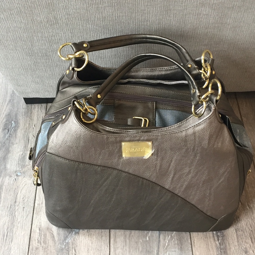 Pet carrier